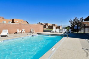 Rim Vista Community Pool/Hot Tub (pool open seasonally)