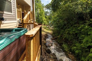 Hot Tub - Waterfall