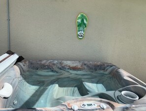 Indoor spa tub