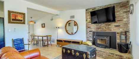 Joshua Tree Vacation Rental | 2BR | 1BA | 900 Sq Ft | Step-Free Access