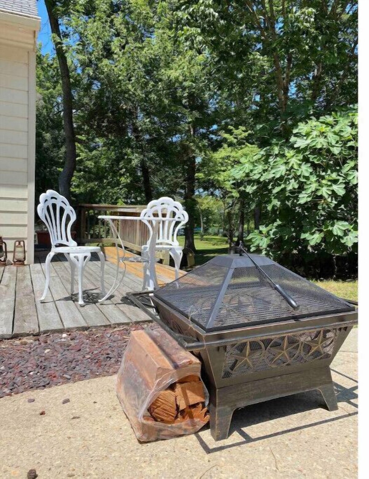 1 BR, 1 BA Guesthouse Getaway on the Rappahannock River w Firepit + Dock