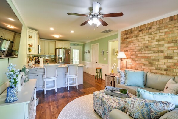 Watkinsville Vacation Rental | 1BR | 1BA | Step-Free Access | 576 Sq Ft