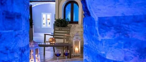 Elite Santorini Villa | 1 Bedroom | Villa Cycladic Character | Private Jacuzzi & Air Conditioning | Fira