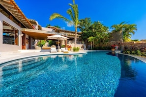 Oceanview designer villa 