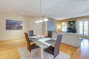 Dining Area | Central Heating & A/C | Dishware & Flatware Provided