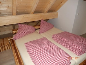 Ferienloft, 100 qm, 2 Schlafzimmer, 1 offenes Schlafzimmer, Balkon und Terrasse, max. 6 Personen-Schlafbereich Galerie