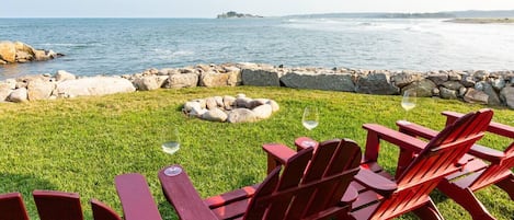 Kick back and relax while you're welcomed by the "aw" inspiring views at our peaceful 3rd Cliff Coastal Retreat!  