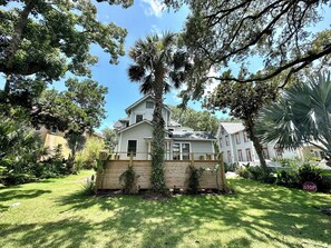 Namesake PALM in Back with Brick Patio