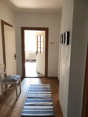 Ferienwohnung Beim Bienagassl - 78 qm mit Balkon-Flur