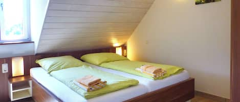 Gästezimmer - Weinbau & Pension-Gästezimmer