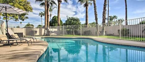 [Backyard] Fully fenced heated pool