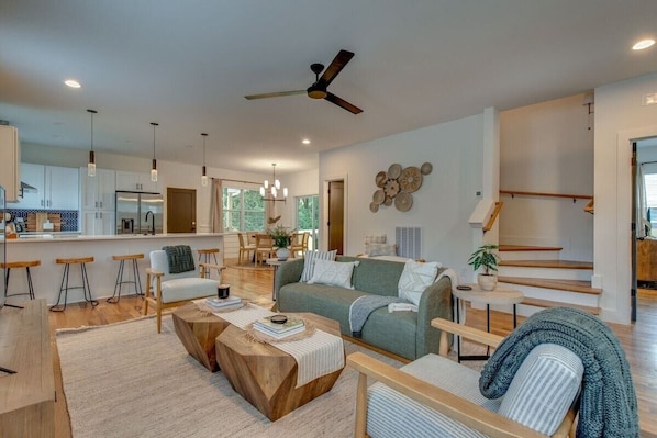 Spacious floor plan with wonderful accessories
