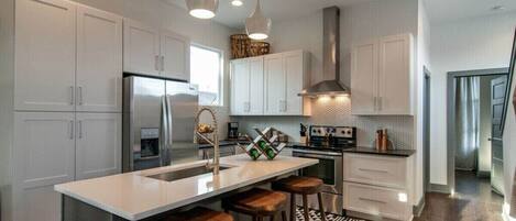 Kitchen Island and amenities