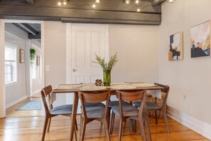 Savor summer moments around the table! ☀️Our spacious dining area is made for sunlit meals and effortless get-togethers with your favorite people. #SummerDining #GatherAndSavor
