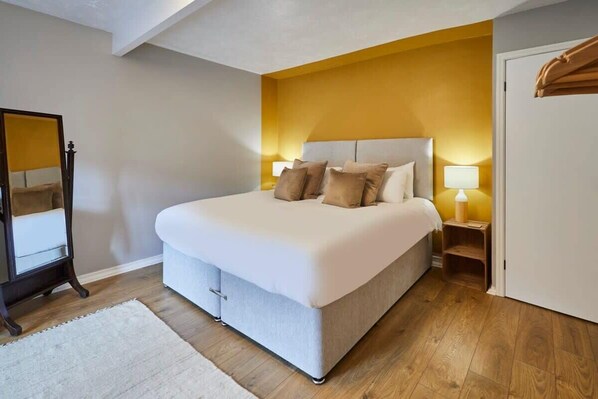 Stone Row, Skinningrove - Host & Stay