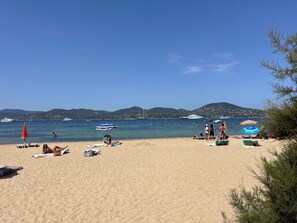 Beach directly infront of the studio.
