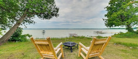 Cheboygan Vacation Rental | 3BR | 1BA | 1,200 Sq Ft | 4 Exterior Steps Required