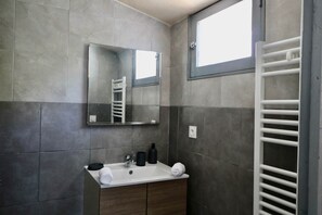 Gites Terra di a Bravona - Appartement Lena Salle de Bain
