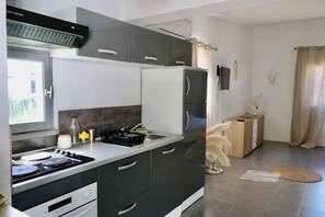 Gites Terra di a Bravona - Appartement Lena Cuisine