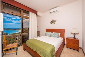 Master bedroom, King bed