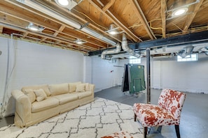 Basement | Seating | Ping Pong Table