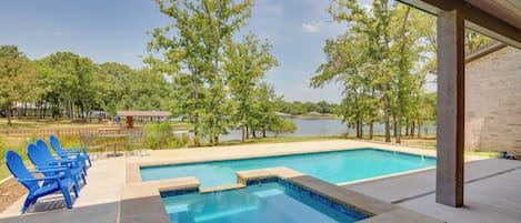 Malakoff Vacation Rental | 5BR | 6.5BA | Steps to Enter | 4,200 Sq Ft