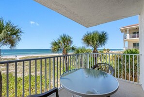 End unit condo in Madeira Beach with amazing Gulf of Mexico views!
