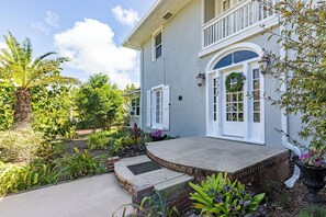 Front of the Boarding House, not the entrance to the unit.  Entrance in back.
