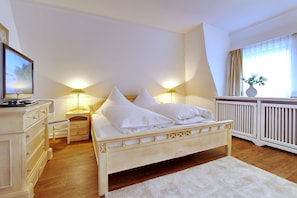 Haus Klenterdeel, App. 9B, großes Schlafzimmer