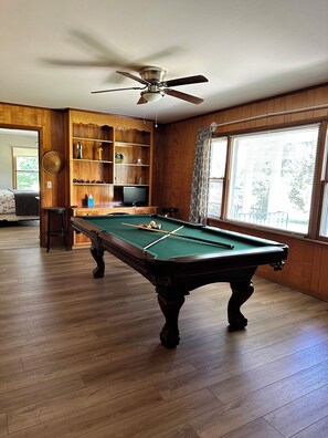 pool table 