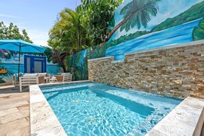 The plunge pool is shared with 3 other units.