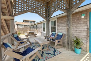 HISA02: Tip Sea Mermaid | Covered Deck