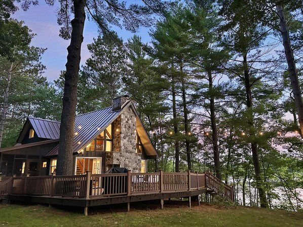 Parker Lake Chalet - Oxford, WI