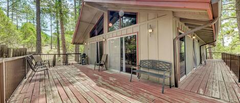 Ruidoso Vacation Rental | 4BR | 2BA | 2,700 Sq Ft | 1 Step to Enter