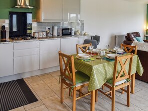 Kitchen/diner | Stable Cottage - Orchard Farm, Barnby, near Beccles