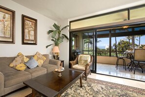 A welcoming space for gatherings, laughter, and quiet moments alike. KRO-L201