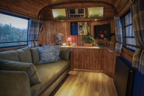 American Airstream - Blossom Farm - Tiers Cross (20682)