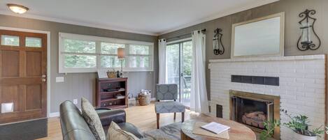 Charlottesville Vacation Rental | 2BR | 1BA | 2 Steps Required | 782 Sq Ft