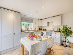 Kitchen/diner | The Coach House at Elm Tree Farm, East Brent, near Highbridge