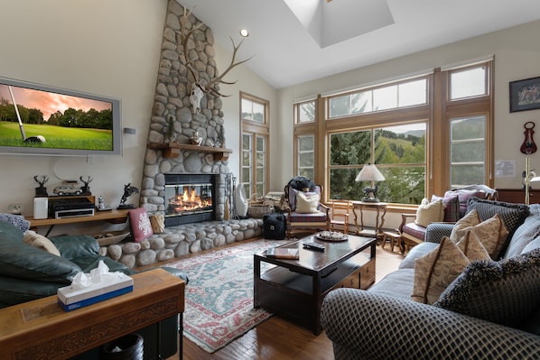 B1 Meadow Ridge - a SkyRun Beaver Creek Property - Living Room 