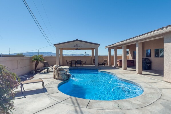Paradise Back Yard