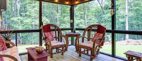 Dahlonega Vacation Rental | 3BR | 2.5BA | 2,400 Sq Ft | Stairs Required