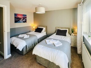 Twin bedroom | Mcauley cottage, Burgh Le Marsh, Skegness