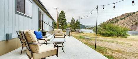 Helena Vacation Rental | 4BR | 2BA | 2,200 Sq Ft | Stairs Required