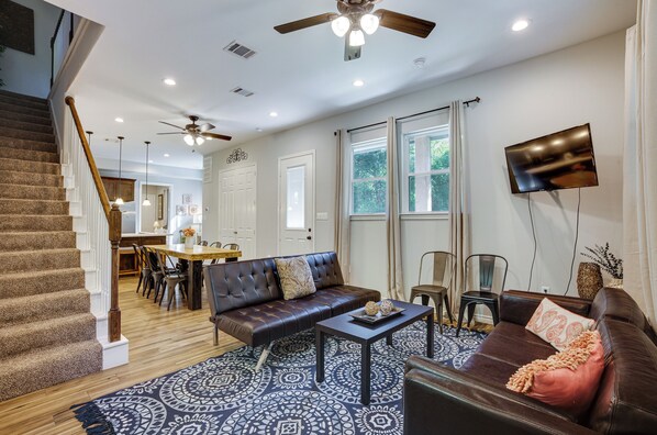 Tomball Vacation Rental | 3BR | 2.5BA | 2,388 Sq Ft | Step-Free Entry