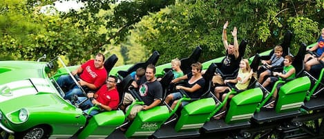 Explore Busch Gardens w/ animals and rides! Stay at a nearby 2BDR townhome soon!