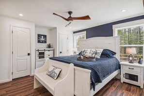 Main bedroom with king size bed and attached ensuite