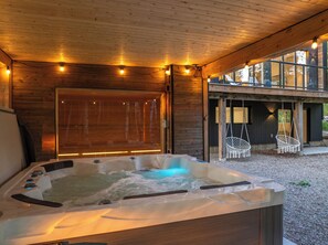 Spa et sauna 6 places (1)