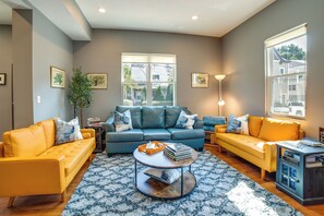 Living Room | Full Sleeper Sofa | 1st Floor | Smart TV