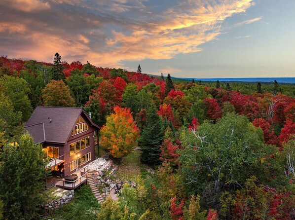 The fall colors on full display in front of Lake Superior